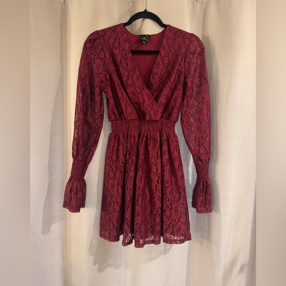 Women’s Disney Princess  Lace Burgundy Dress - Picture 1 of 7